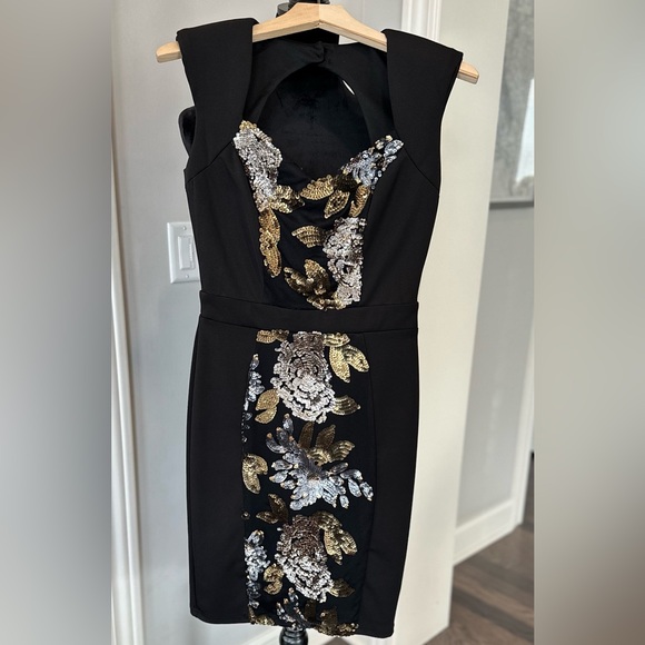 ✨EUC✨ Little Mistress London Bodycon Black with gold and silver sequins Size 4 - Picture 3 of 15